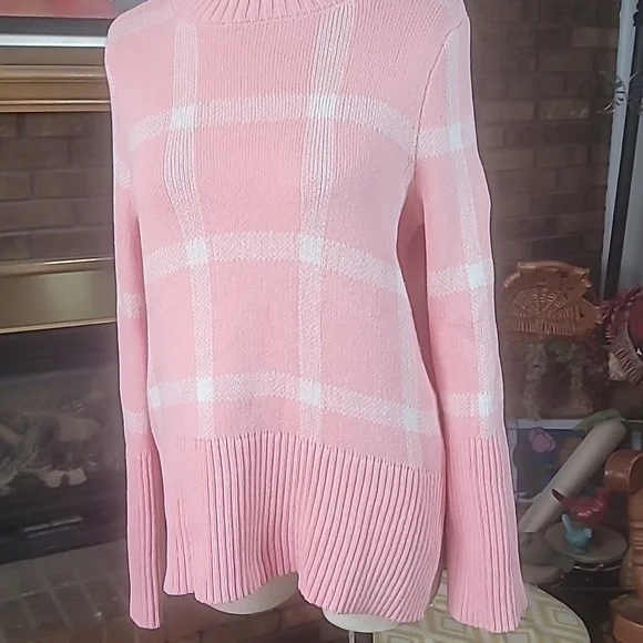 Pink and white mock neck sweater ribbed flare sleeves no tags see measurements - Picture 1 of 14